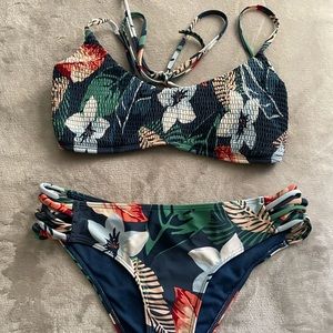 hollister bikini set size M